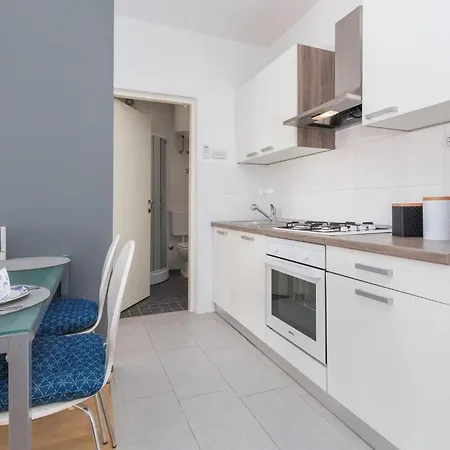Apartman One-bedroom In Porec