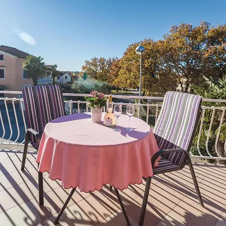 Apartment One-bedroom In Porec